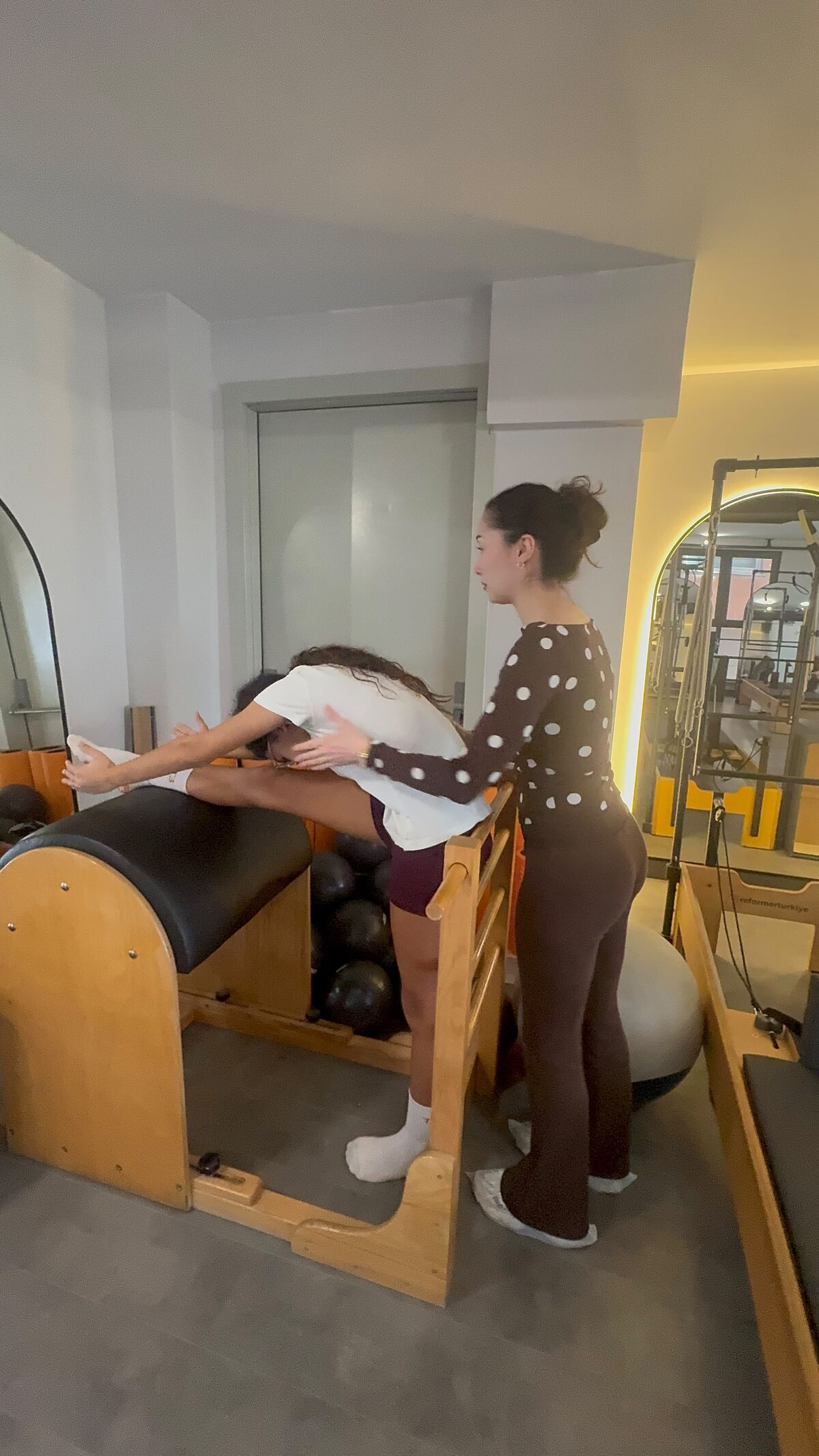 Pro Studio Pilates'te reformer üzerinde birebir çalışma